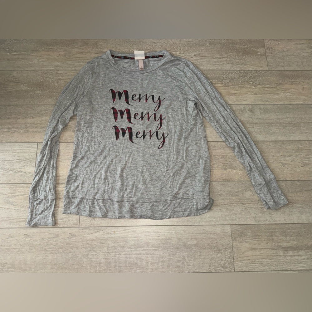 Knox Rose Gray Long Sleeve Shirt with Red Merry Text